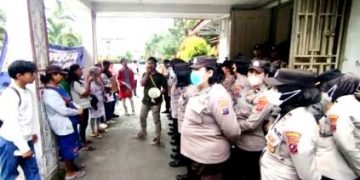 Aksi di DPRD Siantar